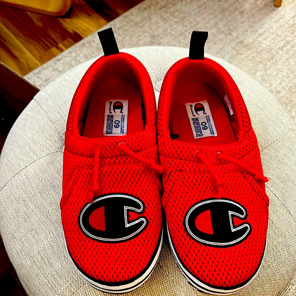 Champion Men's Soft Red Slip On Slippers Size 9